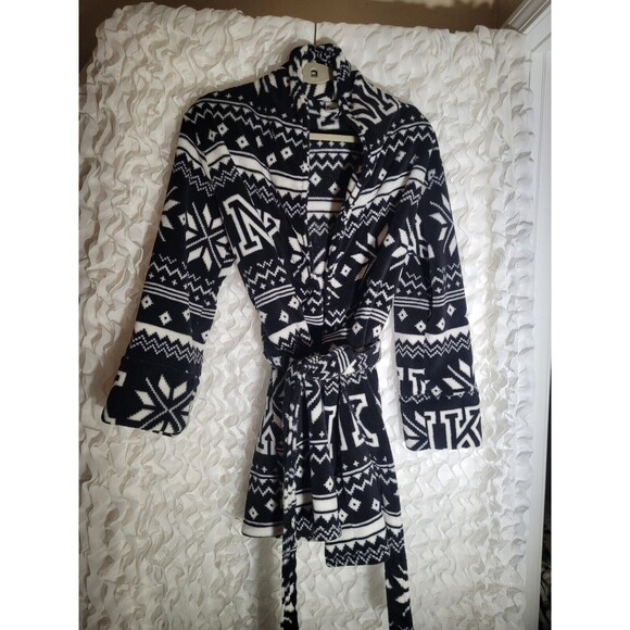 PINK Victorias Secret Fuzzy Plush Short Robe Sleepwear XS Black Fair Isle/Nordic - Picture 1 of 5